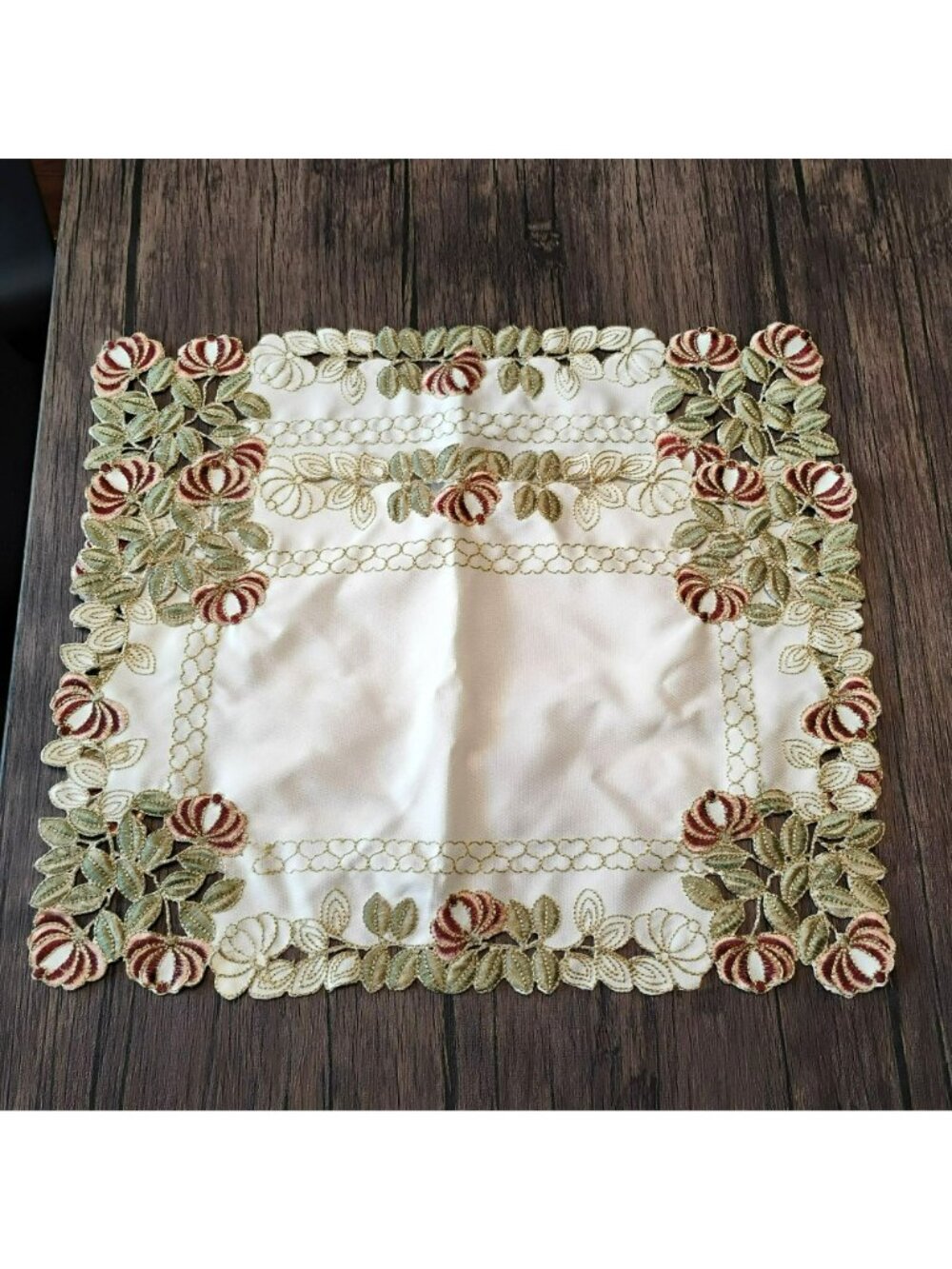 Vintage Floral Embroidered Cutwork Placemats Cream Rose Lace Set of 2, Cottage - Picture 3 of 7